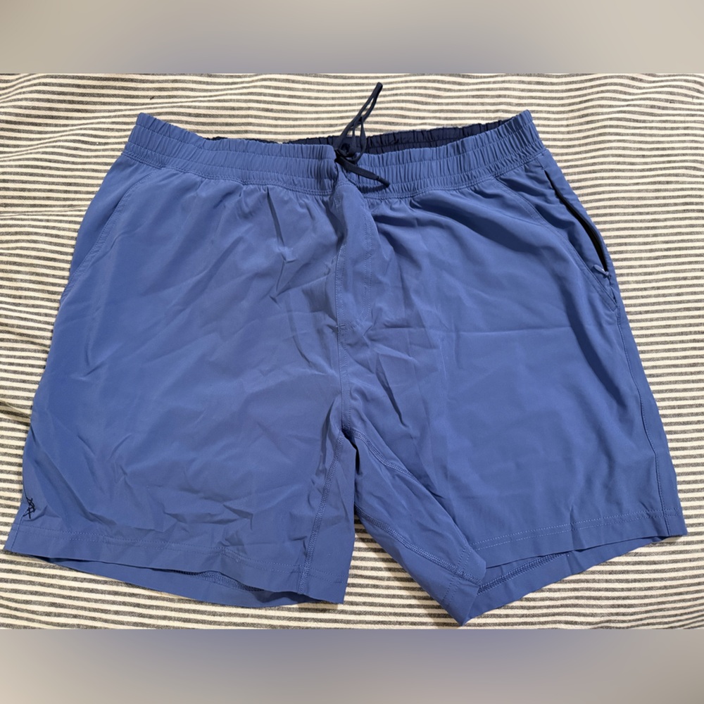 RHÔNE Pursuit Shorts in blue 7” inseam